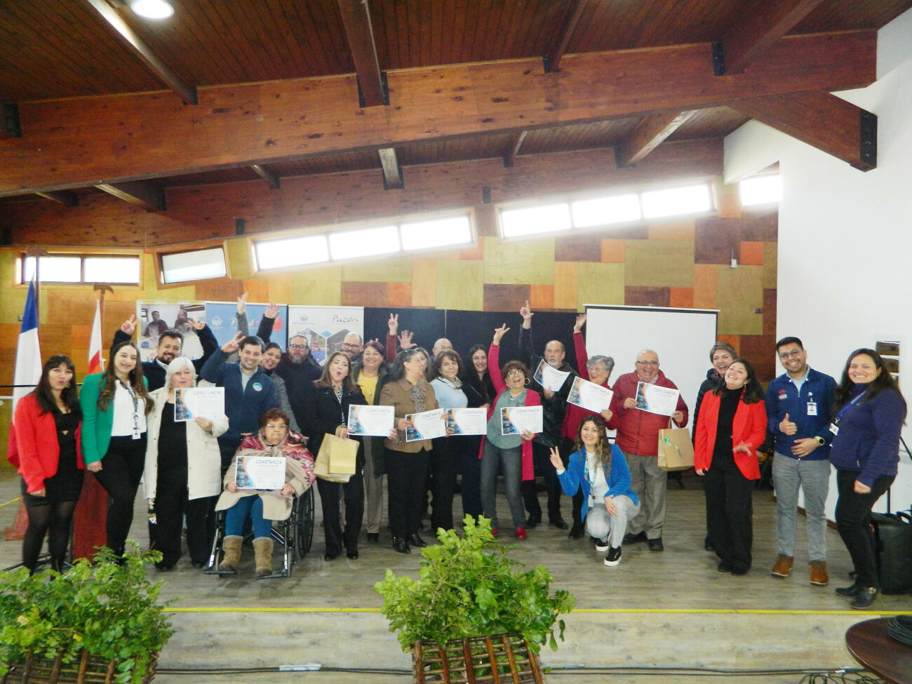 CON PERSONAS MAYORES DE PUCÓN REALIZARON CEREMONIA DE FINALIZACIÓN CAPACITACIÓN LÍDERES COMUNITARIOS 2023