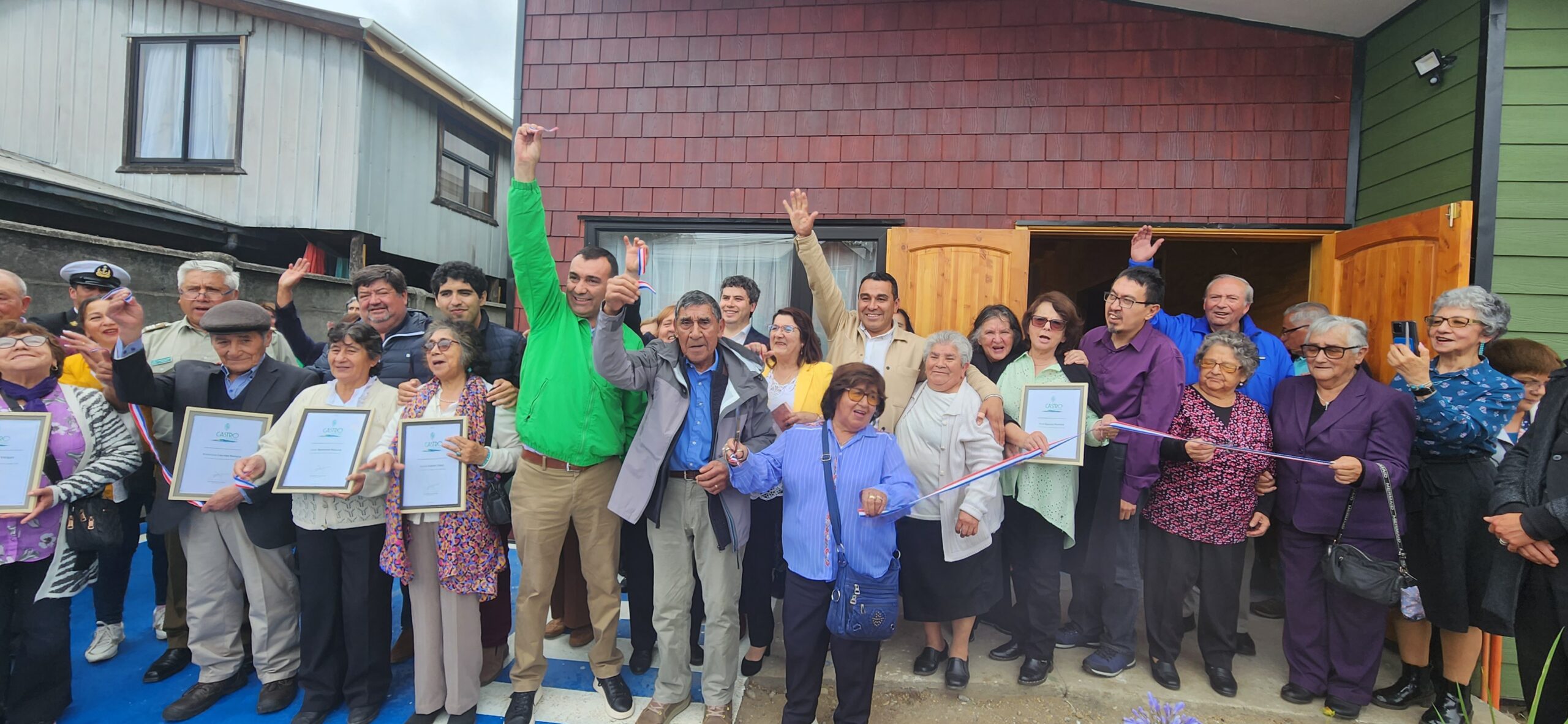 Castro Municipio entrega llaves de sede social “San José” a comunidad de adultos mayores