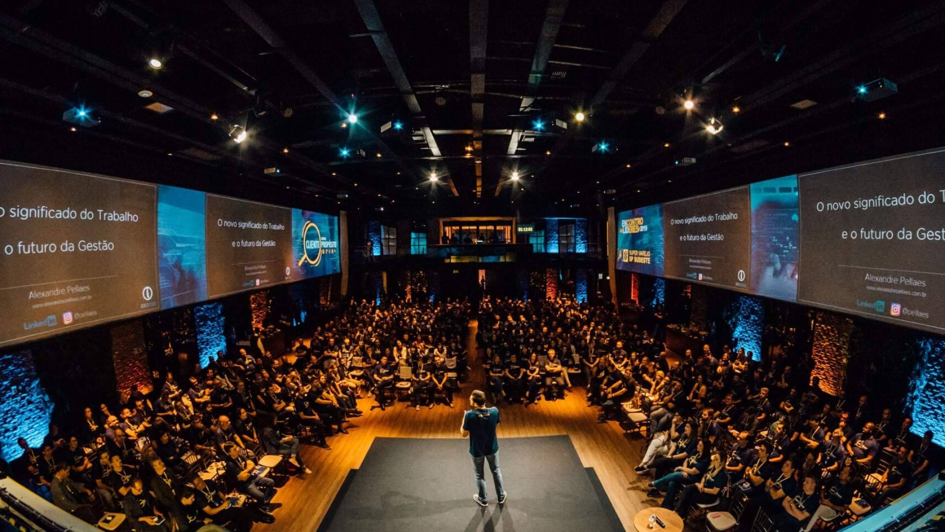 Hablar en público; la ventaja profesional que la inteligencia artificial no puede replicar